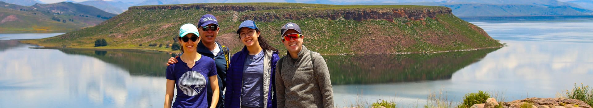 Tour de medio día a las Chullpas Sillustani con Puno Tours.