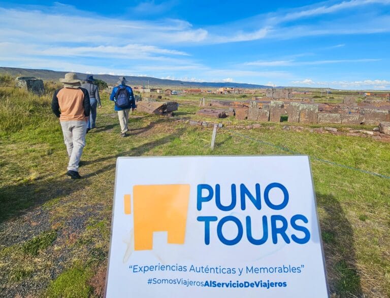 Puno – Inca Uyo – Aramu Muru – Tiahuanaco (1 Día)